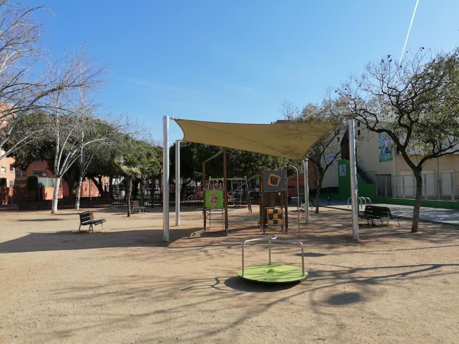 Piso Pl 2B, 20Min Plaza Cataluna San Adrián de Besós Zewnętrze zdjęcie